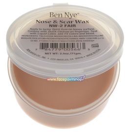 Ben Nye Nose & Scar Wax Fair 

Ben Nye's Nose & Scar Wax manipuleert het uiterlijk van een echte huid om alle soorten vleselijke verstoringen te imiteren! Maak een gebroken neus, de kin of kogelgaten van een heks met dit vormbare maar stevige medium.