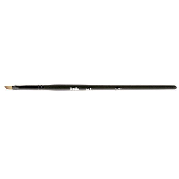 Ben Nye Angle Shadow Brush No. 4